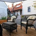 Ester's Nocleg ze śniadaniem 3*