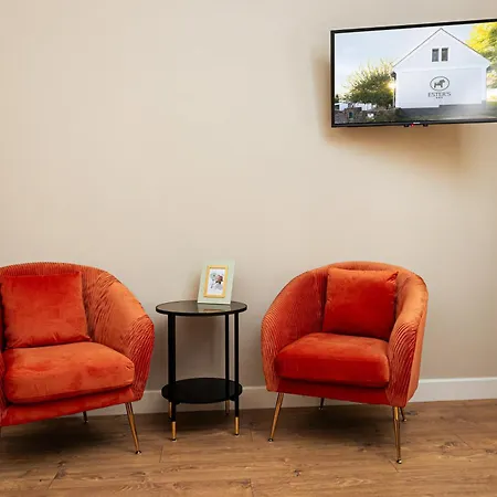 Ester's Bed & Breakfast 3*